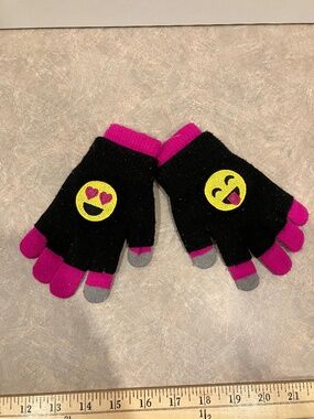 NWOT Girl’s Emoji Gloves